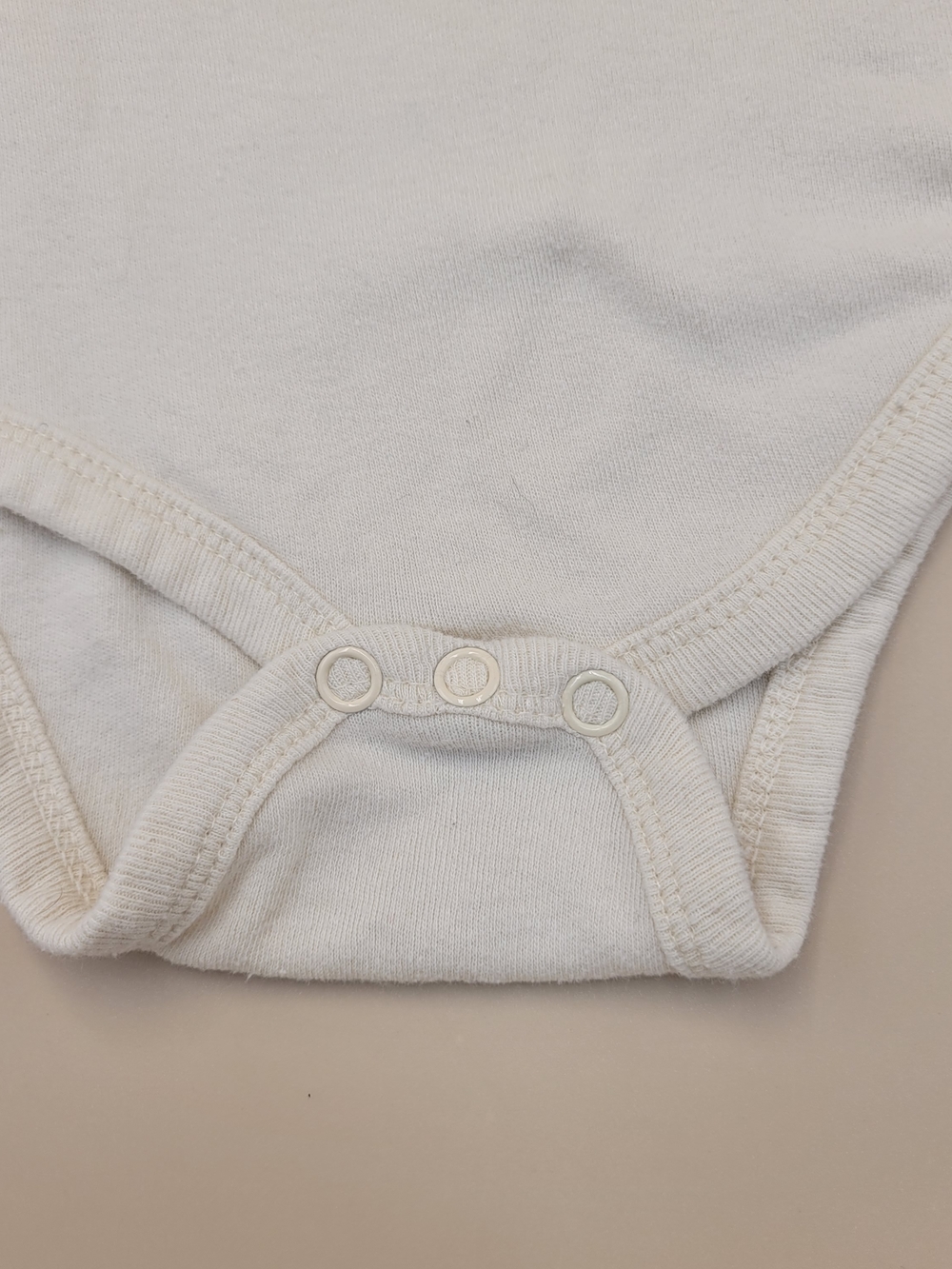 Star Wars Cream Infant Bodysuit with Black Logo "Im All Ears" - Picture 3 of 5